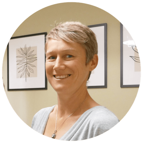 Headshot of Lorna Kennard-Wall, Holistic therapist using a blended approach integrating ScarWork, CranioSacral therapy, Visceral Manipulation, PSYCH-K, and Spiritual LIfe Coaching in her somerset clinic